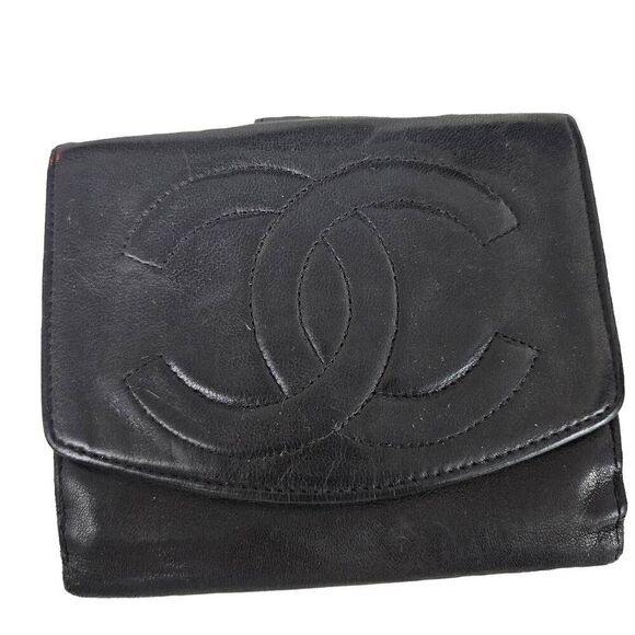CHANEL Handbags - Chanel wallet 